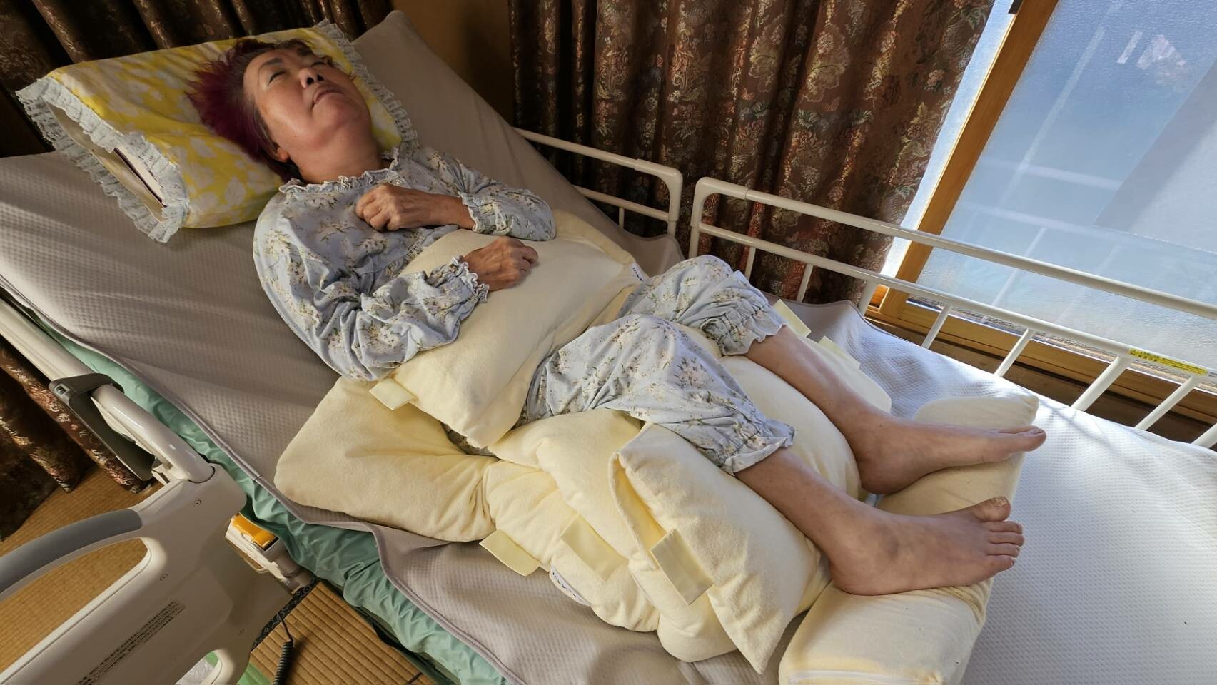 マヒや褥瘡(じょくそう)を考慮した姿勢指導等